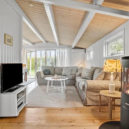 Cozy In With Wifi Holiday home Follenslev