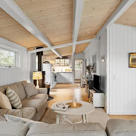 Cozy In With Wifi Holiday home Follenslev